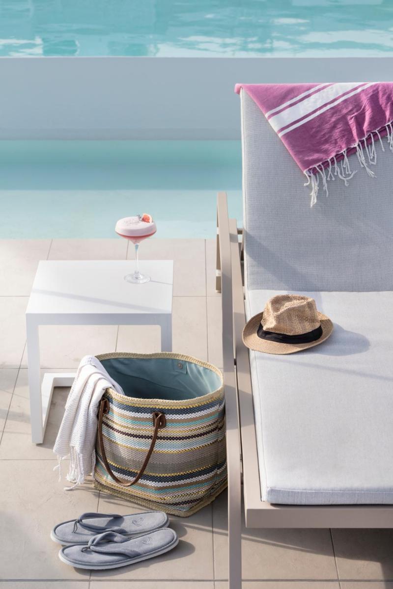 Mercure Villeneuve Loubet Plage - Housity