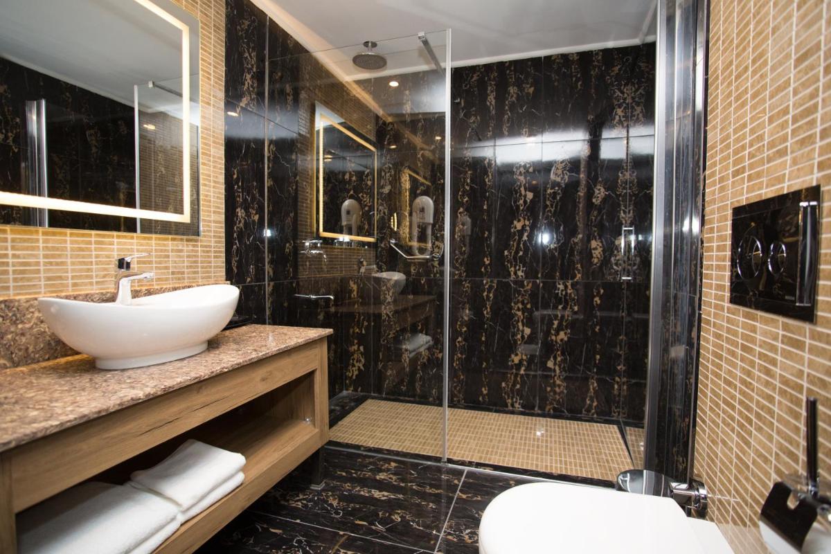 Suitetrails - SKY Business Hotel