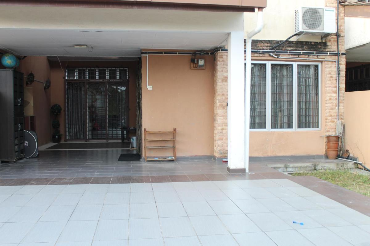 Nilai Impian Homestay @ Dillenia - Housity
