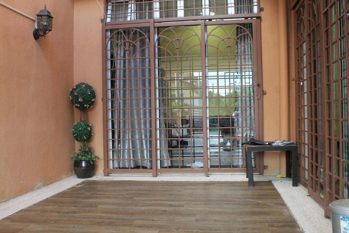 Nilai Impian Homestay @ Dillenia - Housity