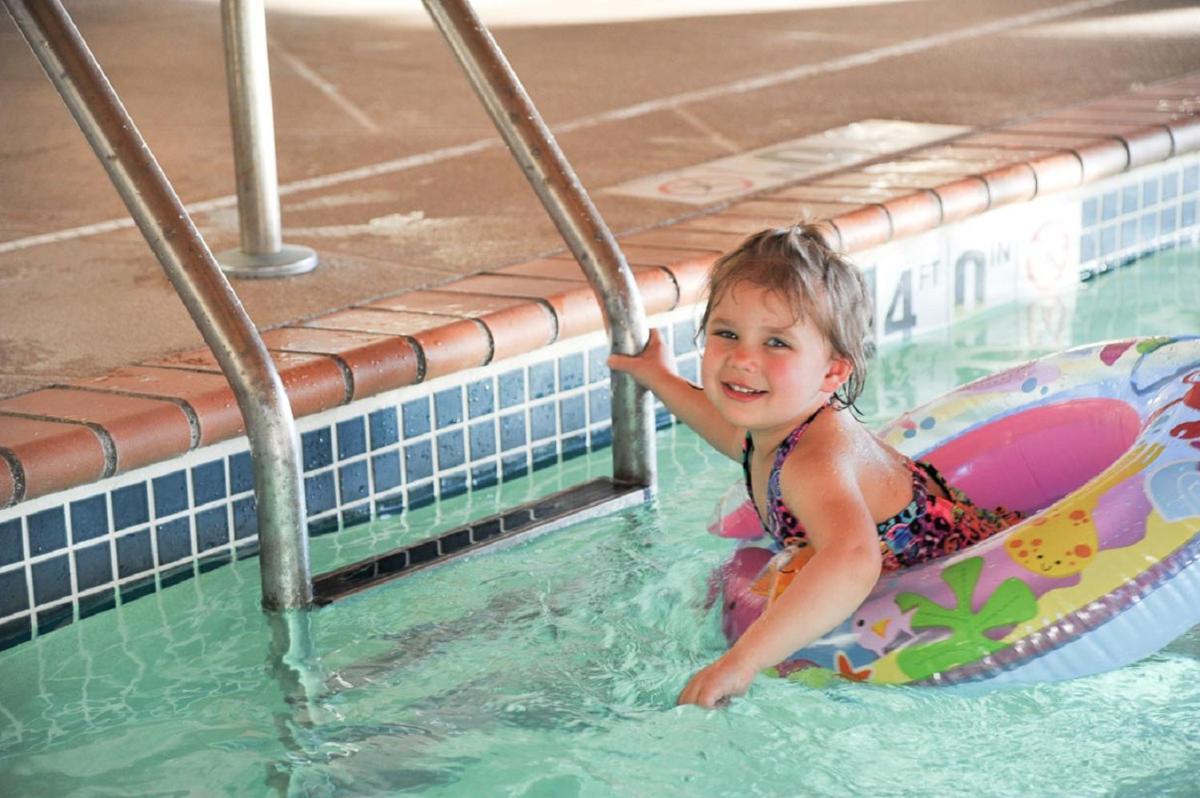 River Valley Inn & Suites - Housity