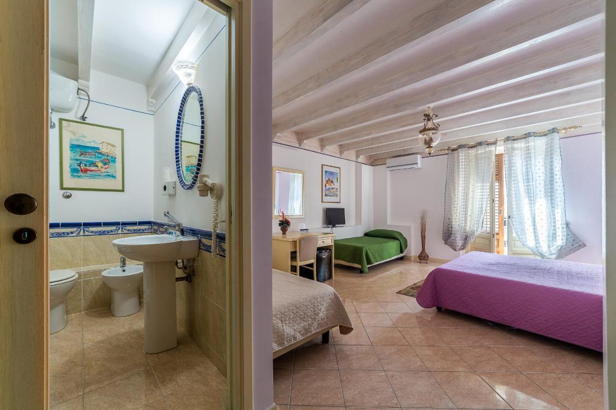 Hotel Centrale Bagheria - Housity