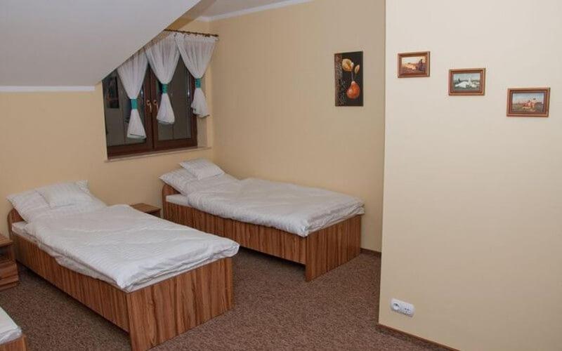 Gościniec Sikorka - Housity