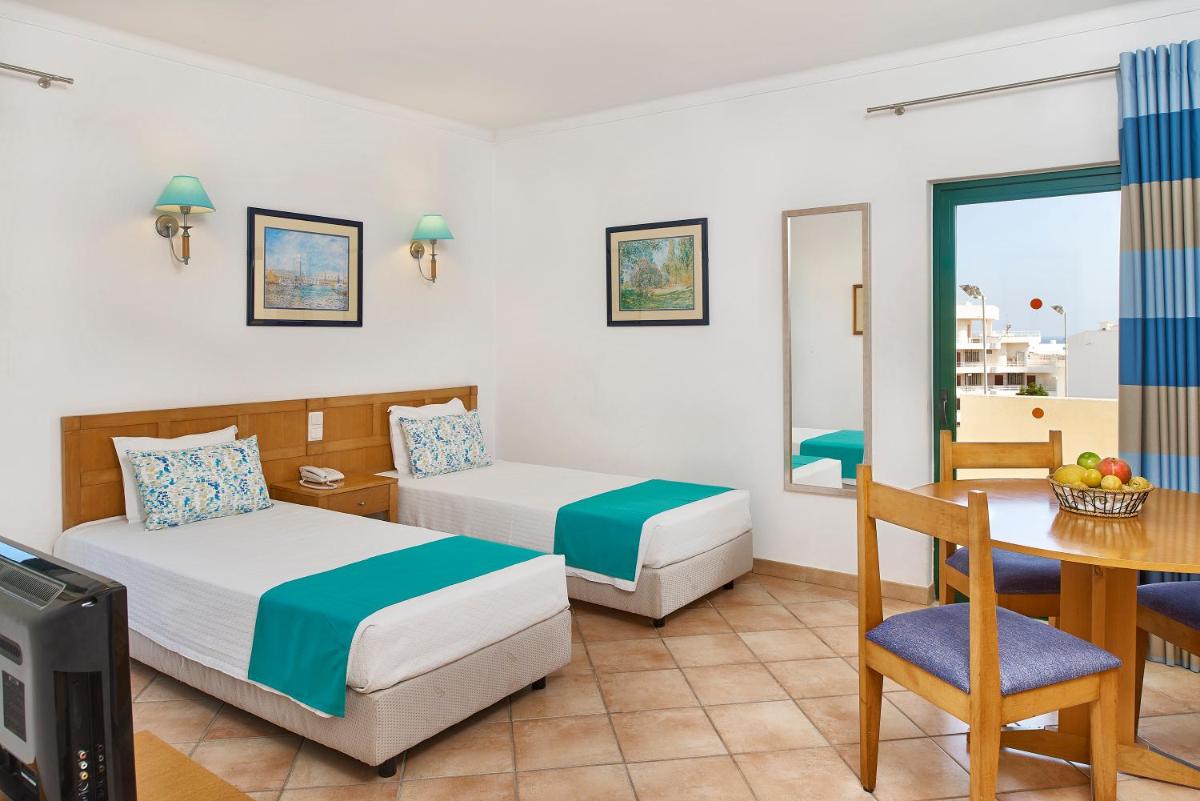 Oceanus Aparthotel - Housity