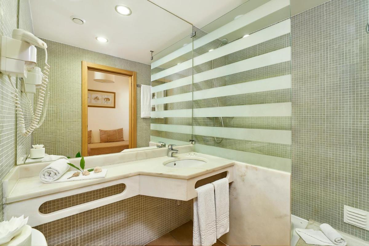 Oceanus Aparthotel - Housity