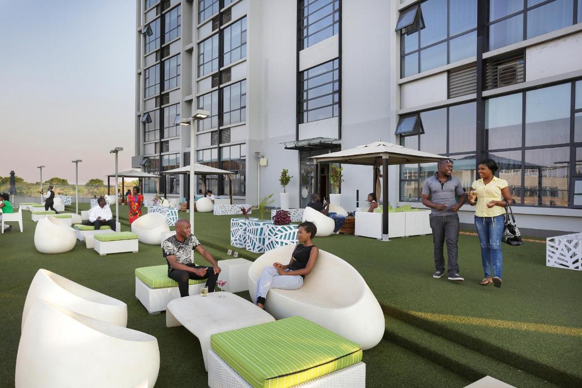President Hotel at Umodzi Park - Hizvo