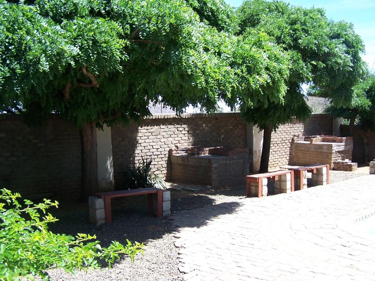 Gables Inn - Housity