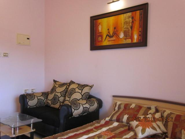 AF-6 Candolim with shared pool - Housity