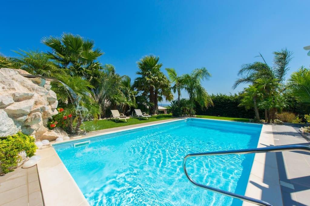 Villa Palm Garden - Housity