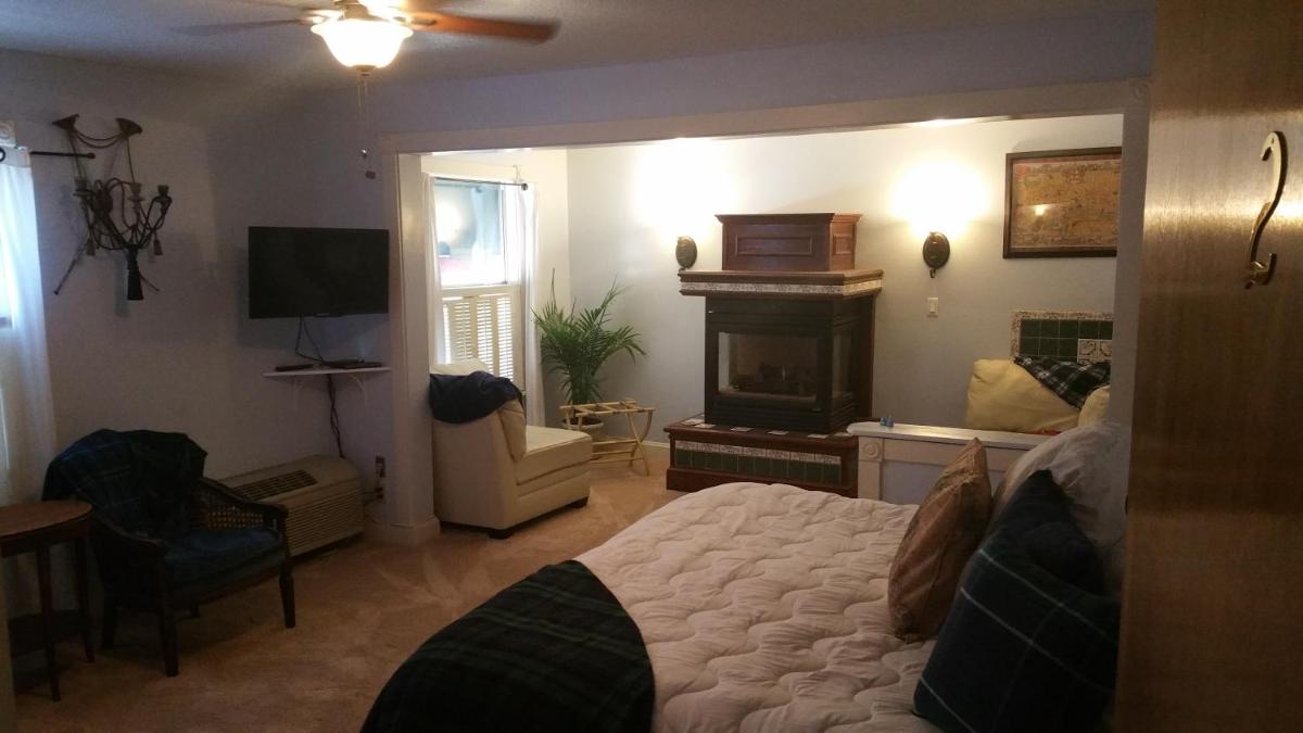 Woodstock Inn Bed &amp; Breakfast - Housity