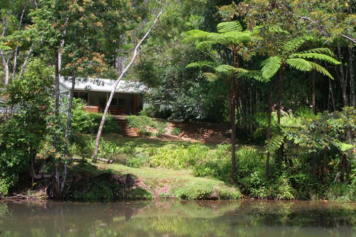 The Pond Cottage - Housity