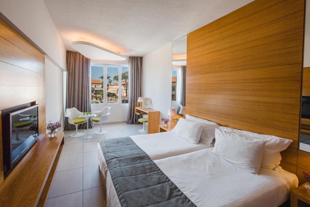 Napa Plaza Hotel (Adults Only) - Housity