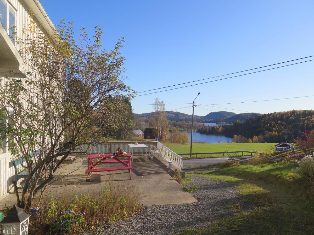 Konstbyns B&B - Housity