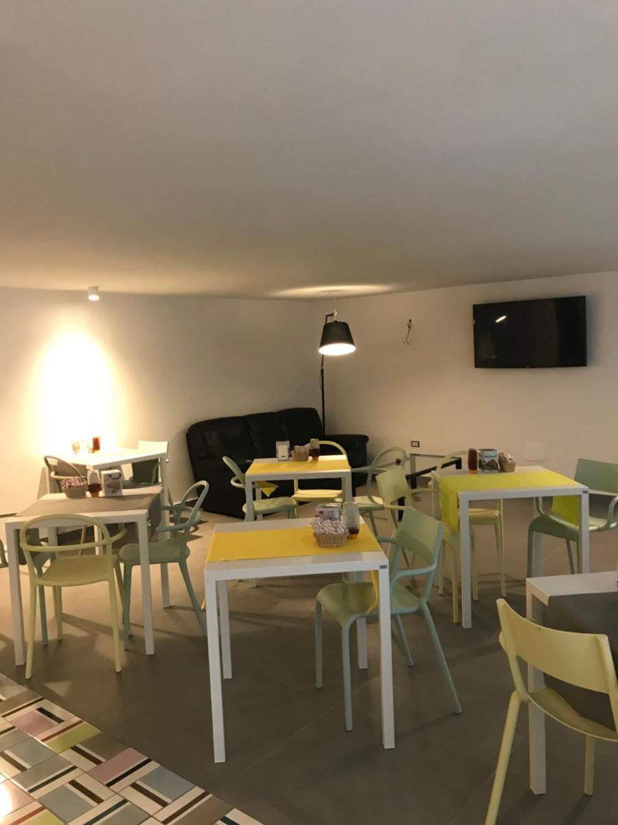 Albergo Del Pino - Housity