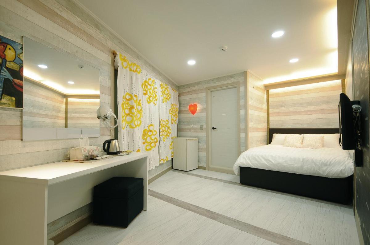 Family Hotel BNB - Housity