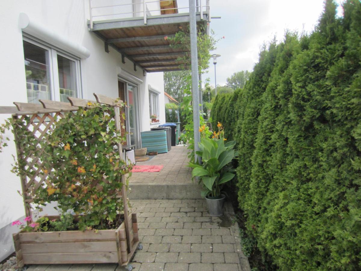 Christine Oparaugo - Privatzimmer mit Dusche - Housity
