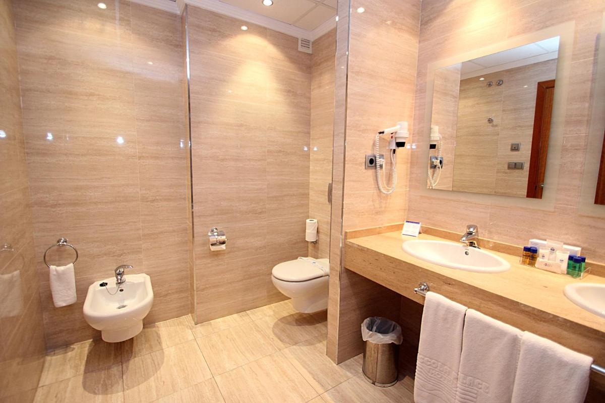 Un baño de Hotel & Spa Peñiscola Palace