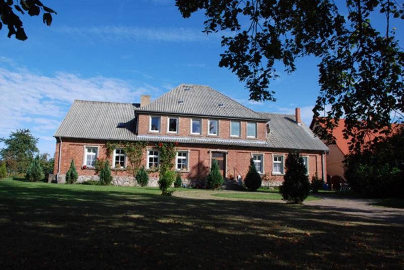 Ferienwohnungen im Gutshaus Gnies - Housity
