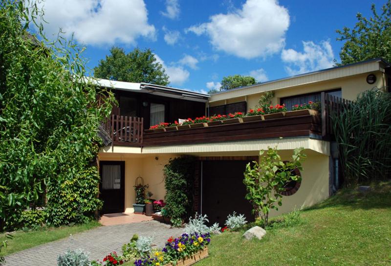 Ferienappartements unterm Reetdach - Housity