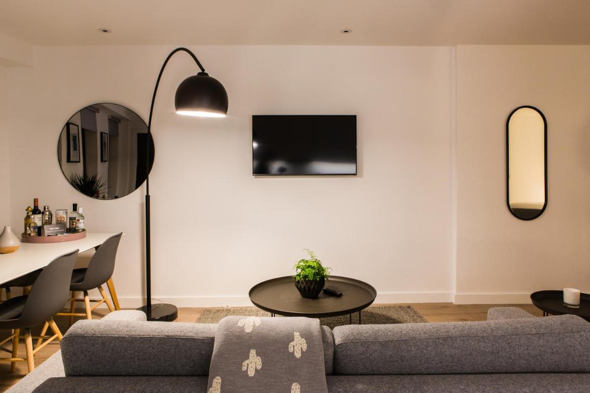 Hiding Space Westgate Apartments - Housity