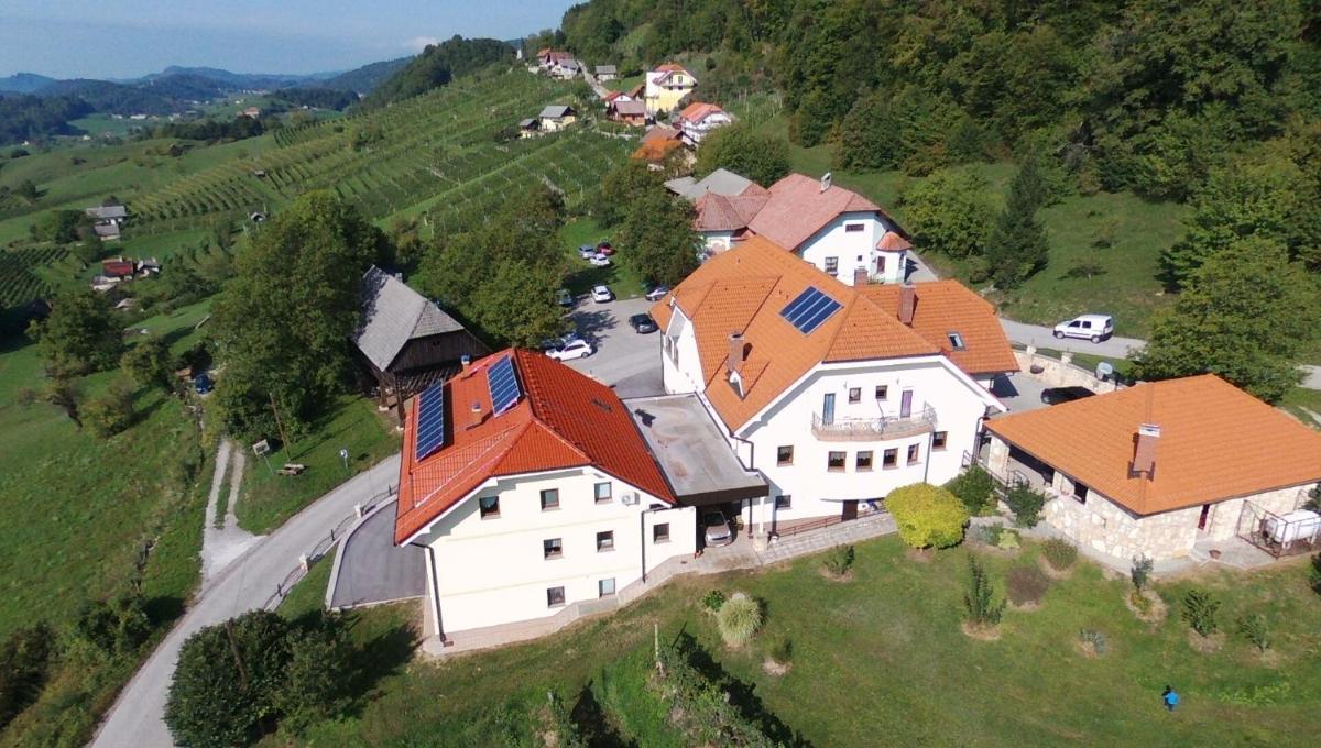Grobelnik Tourist Farm - Housity