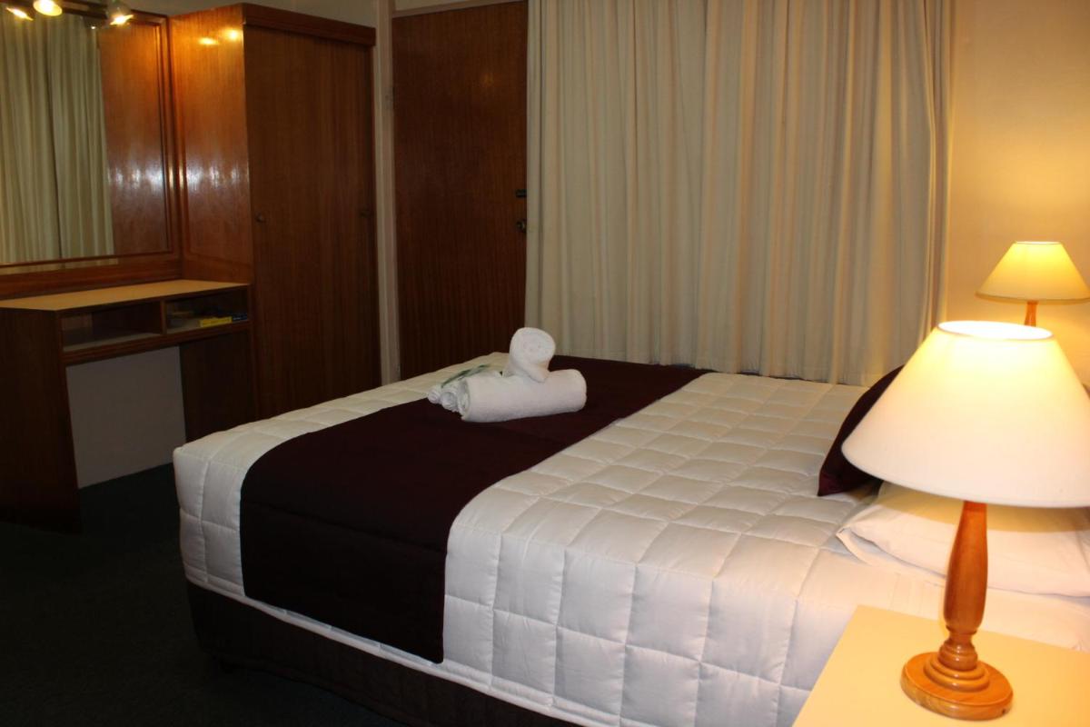 Tabourie Lake Motor Inn - Housity