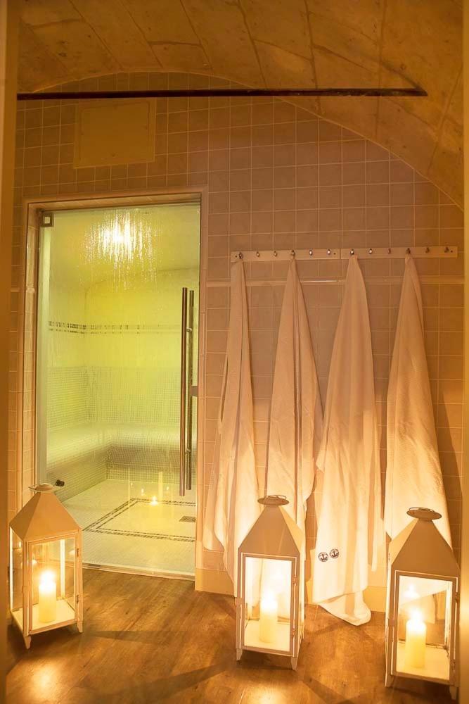Salle de bains dans l'établissement La Marine de Loire Hôtel & Spa