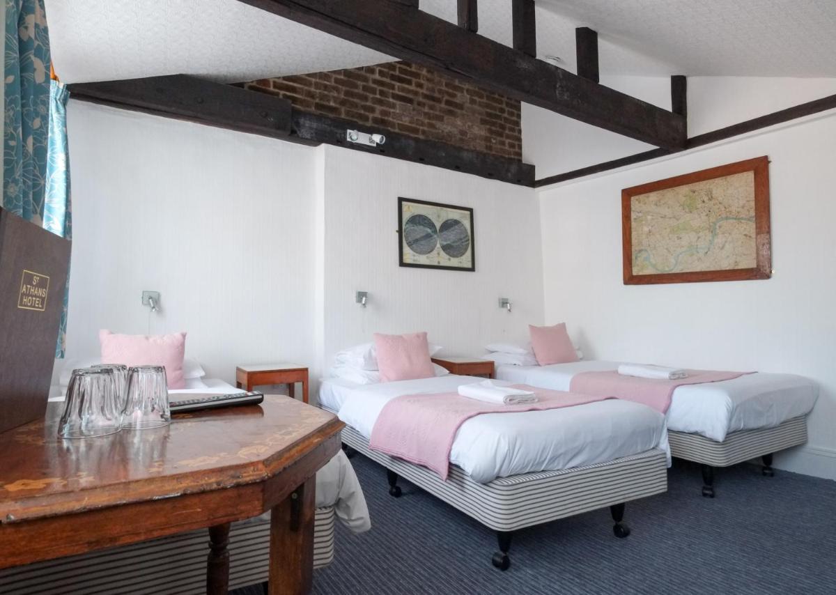 St Athans Hotel - Housity