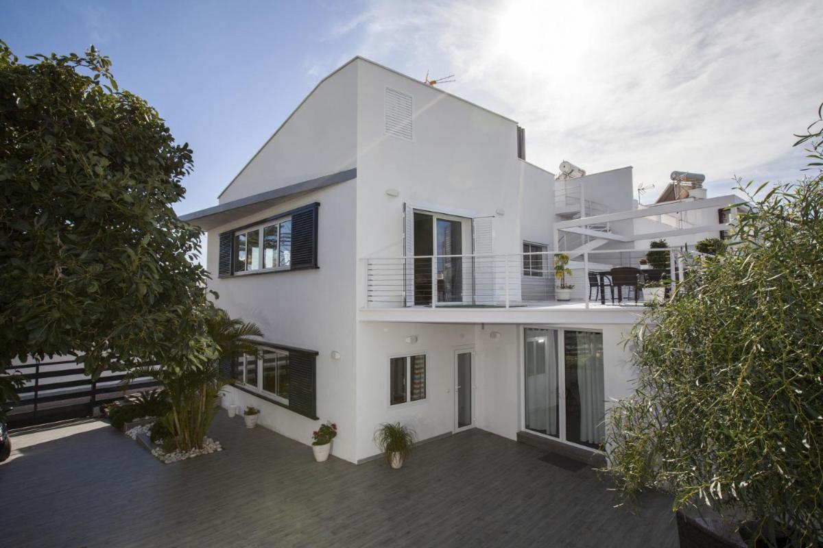 Villa Carabeo San Salvador Nerja - Housity