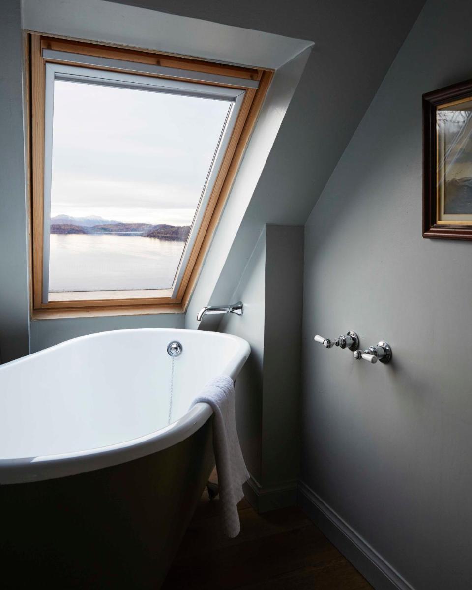 Kinloch Lodge Hotel and Restaurant - Housity