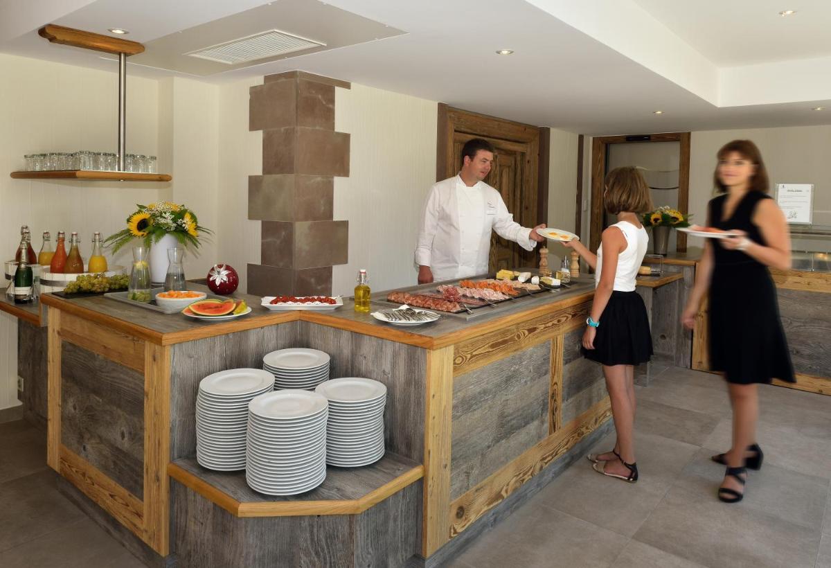 Clients de l'établissement Hotel Spa Restaurant Domaine du Moulin
