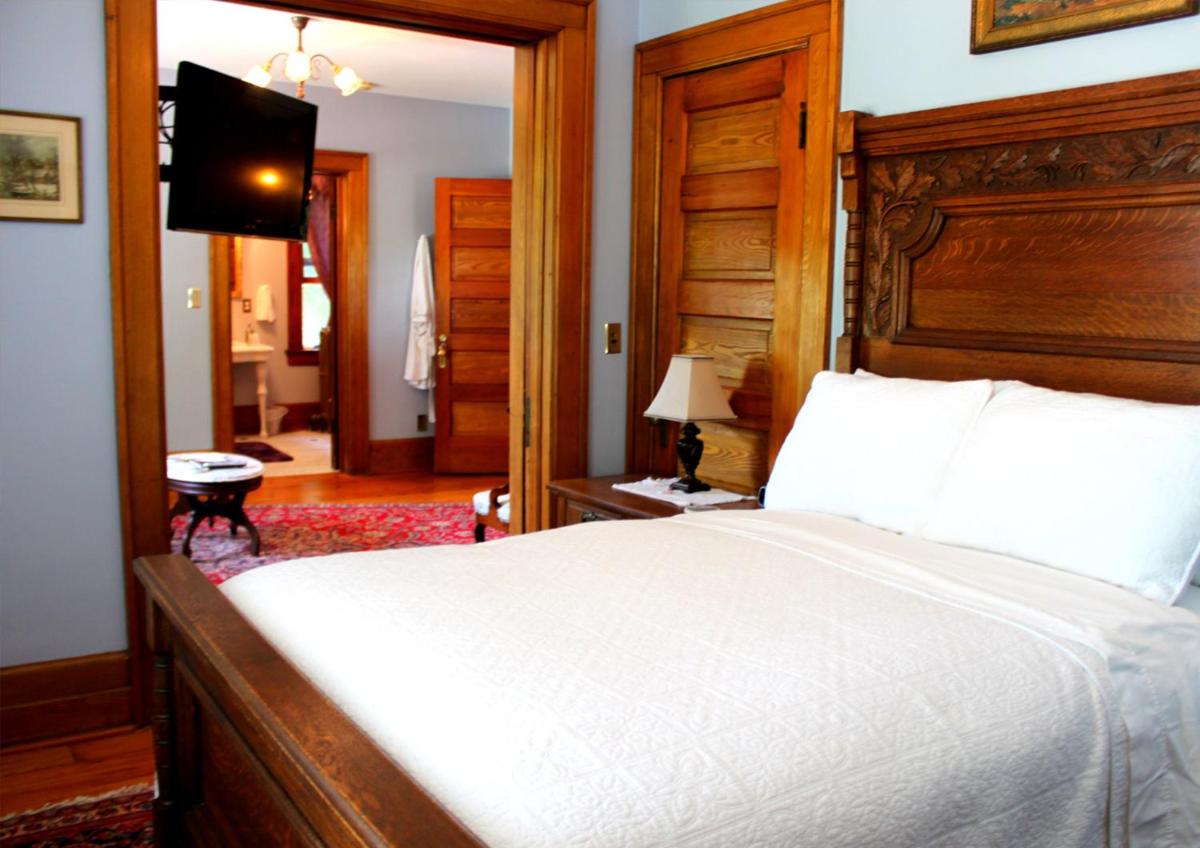 Himelhoch Bed & Breakfast - Housity