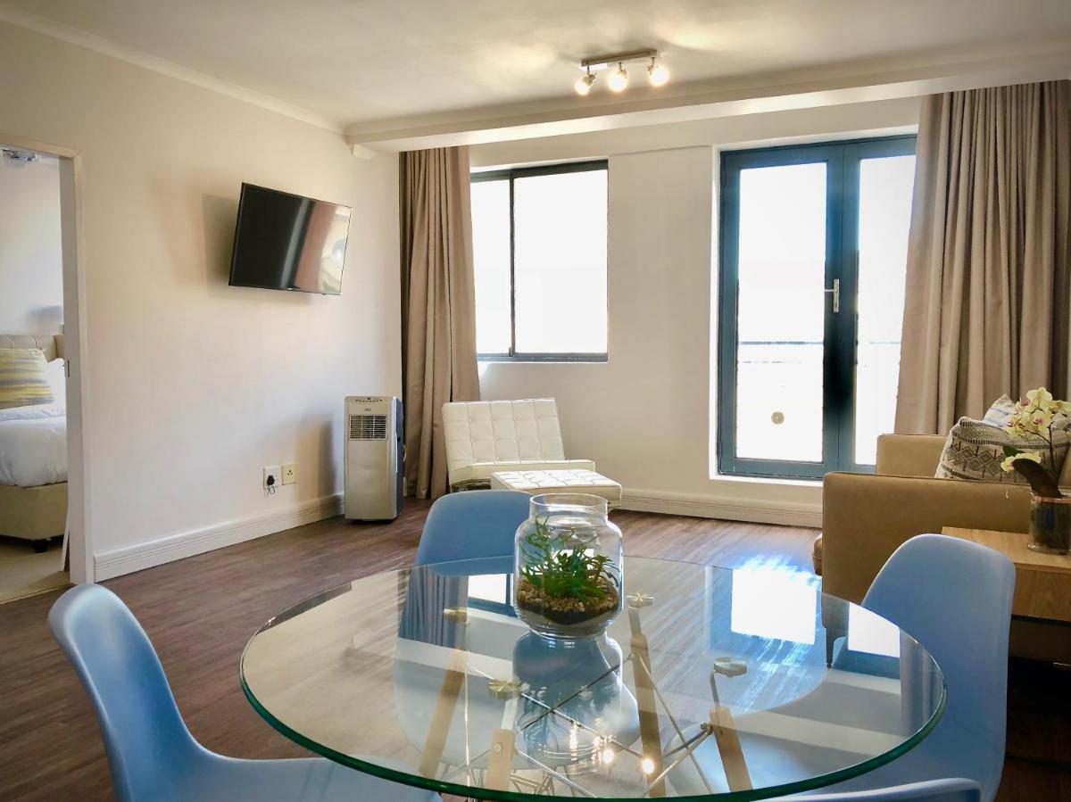 Urban Oasis at The Square - Housity