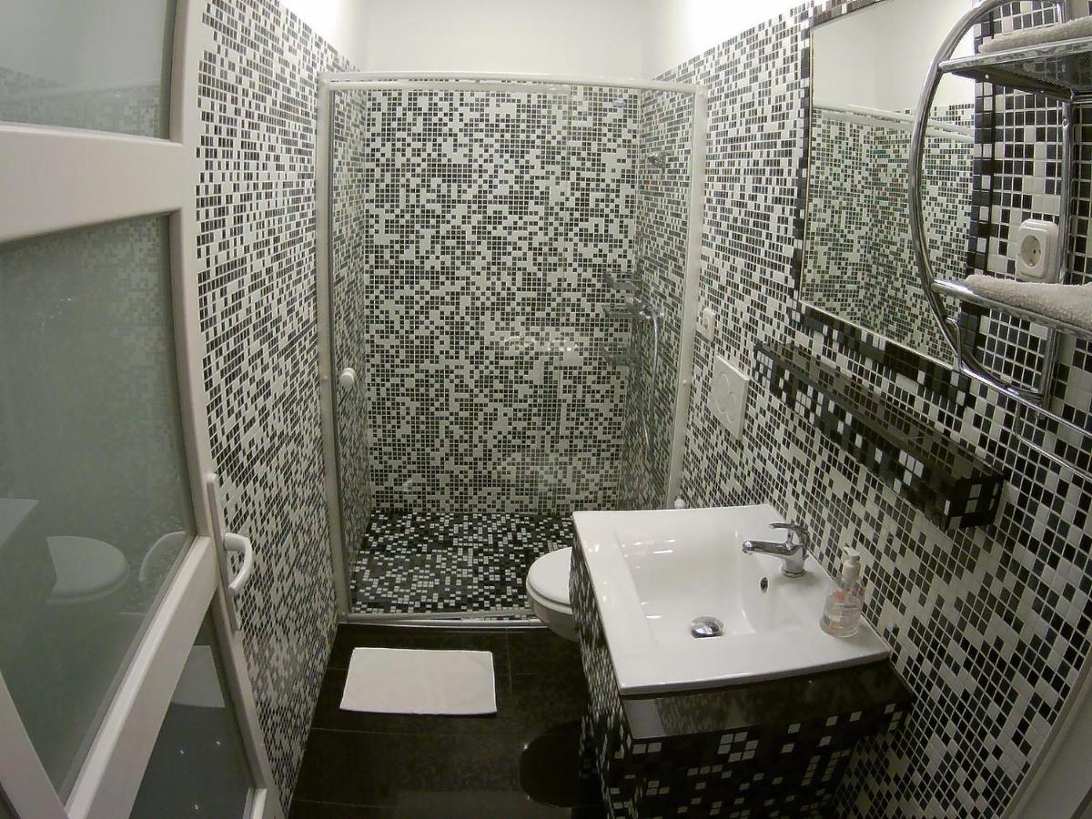 Szlavi Apartman - Housity