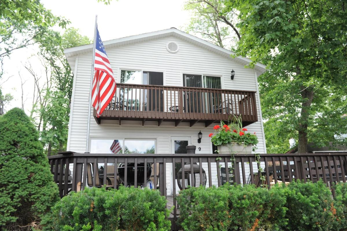 Clear Lake Resort - Housity