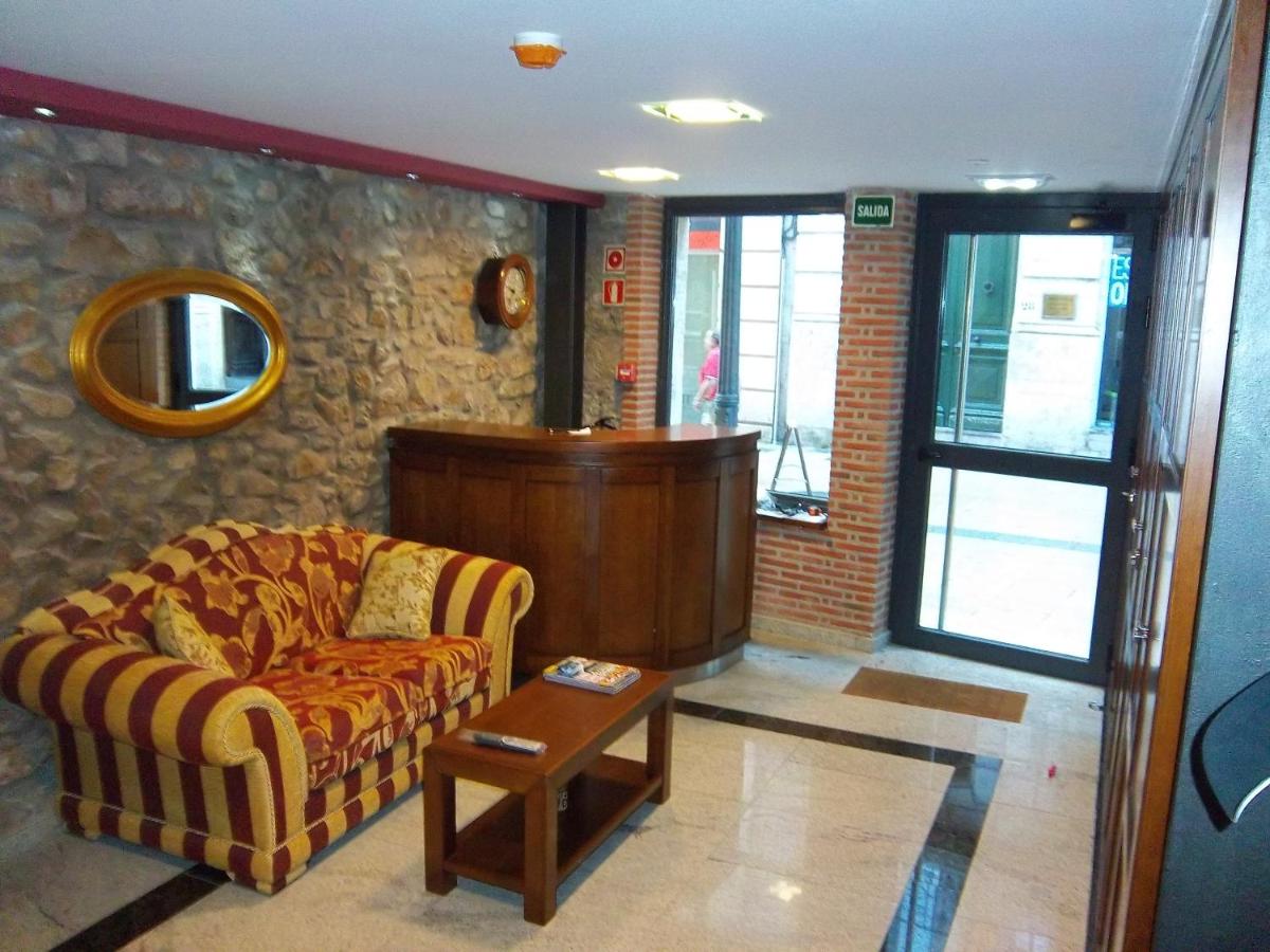 Apartamentos Entrepalacios - Housity