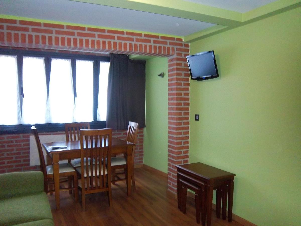 Apartamentos Entrepalacios - Housity