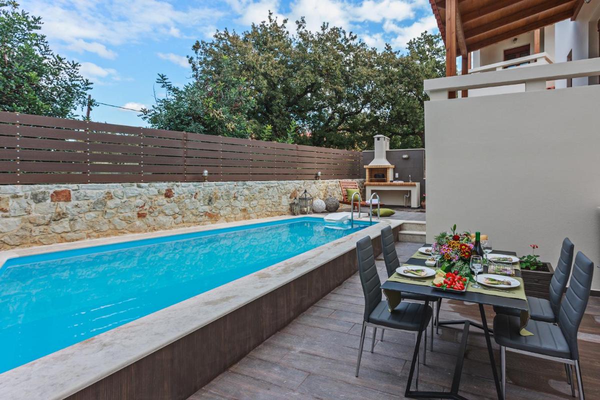 All Seasons Villas - Housity