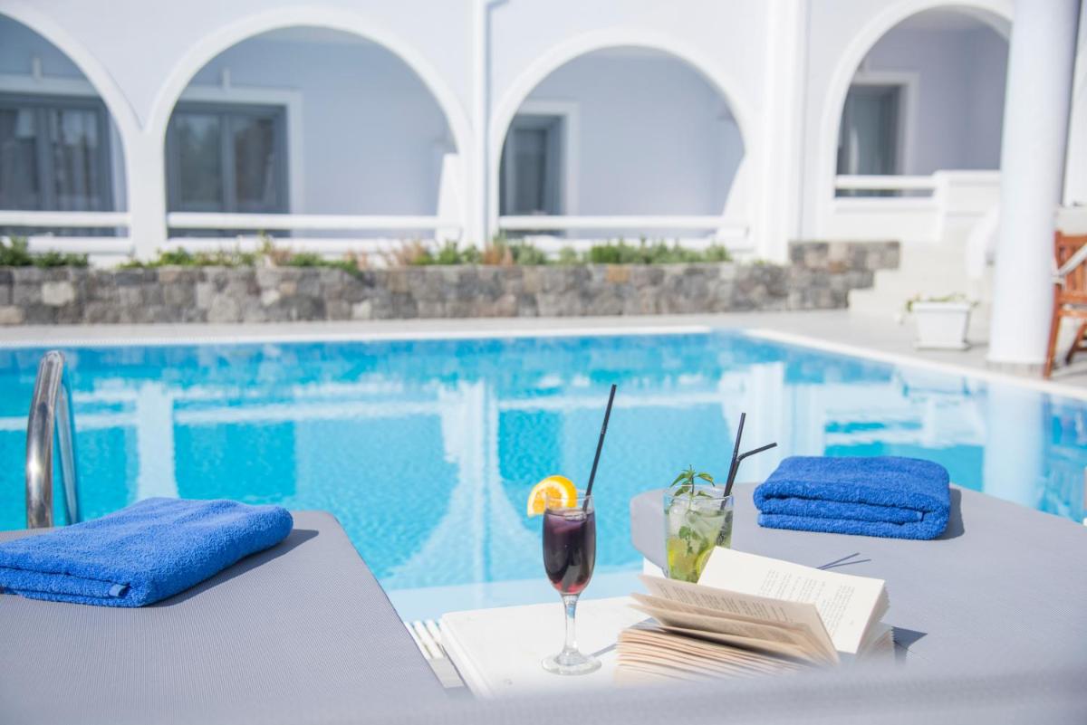 Blue Waves Suites & Apartments - Housity
