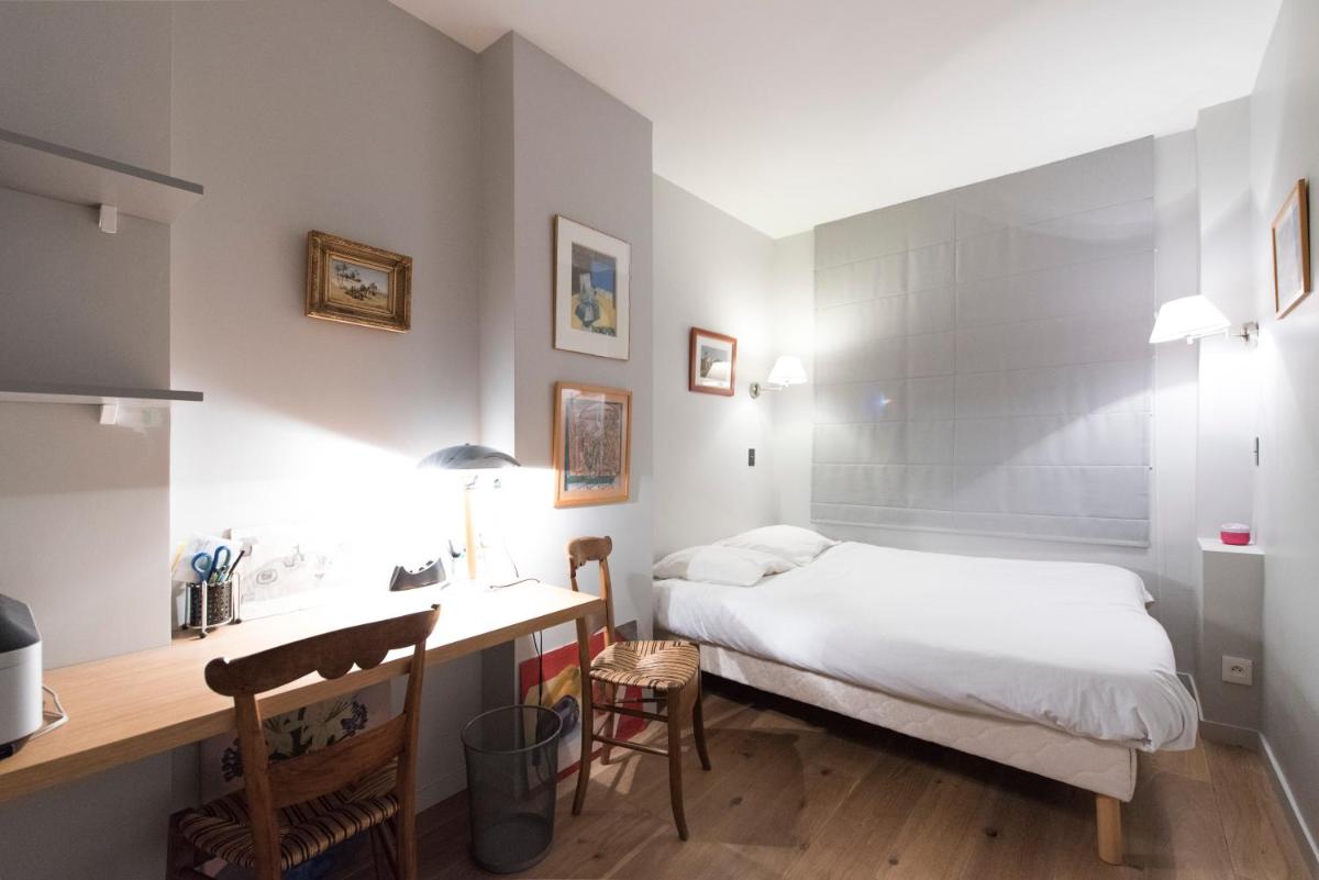 Veeve - Views of the Eiffel Tower - Housity