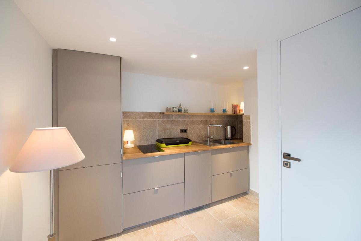 Veeve - Views of the Eiffel Tower - Housity