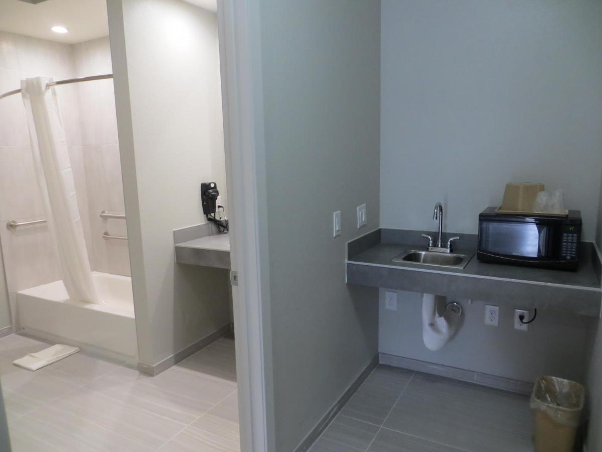 Crystal Inn - Sugarland - Housity