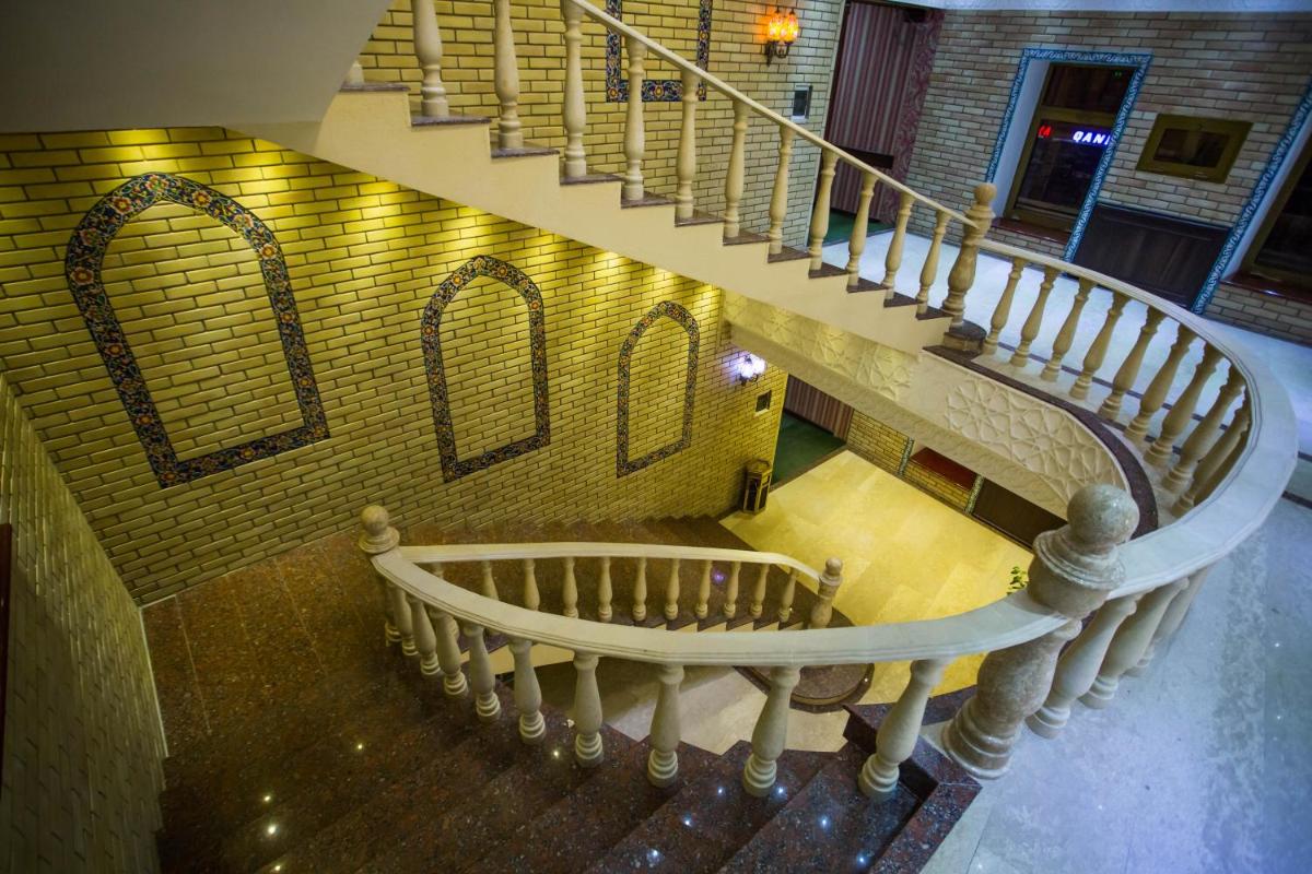 Karvon-Saroy Hotel - Housity