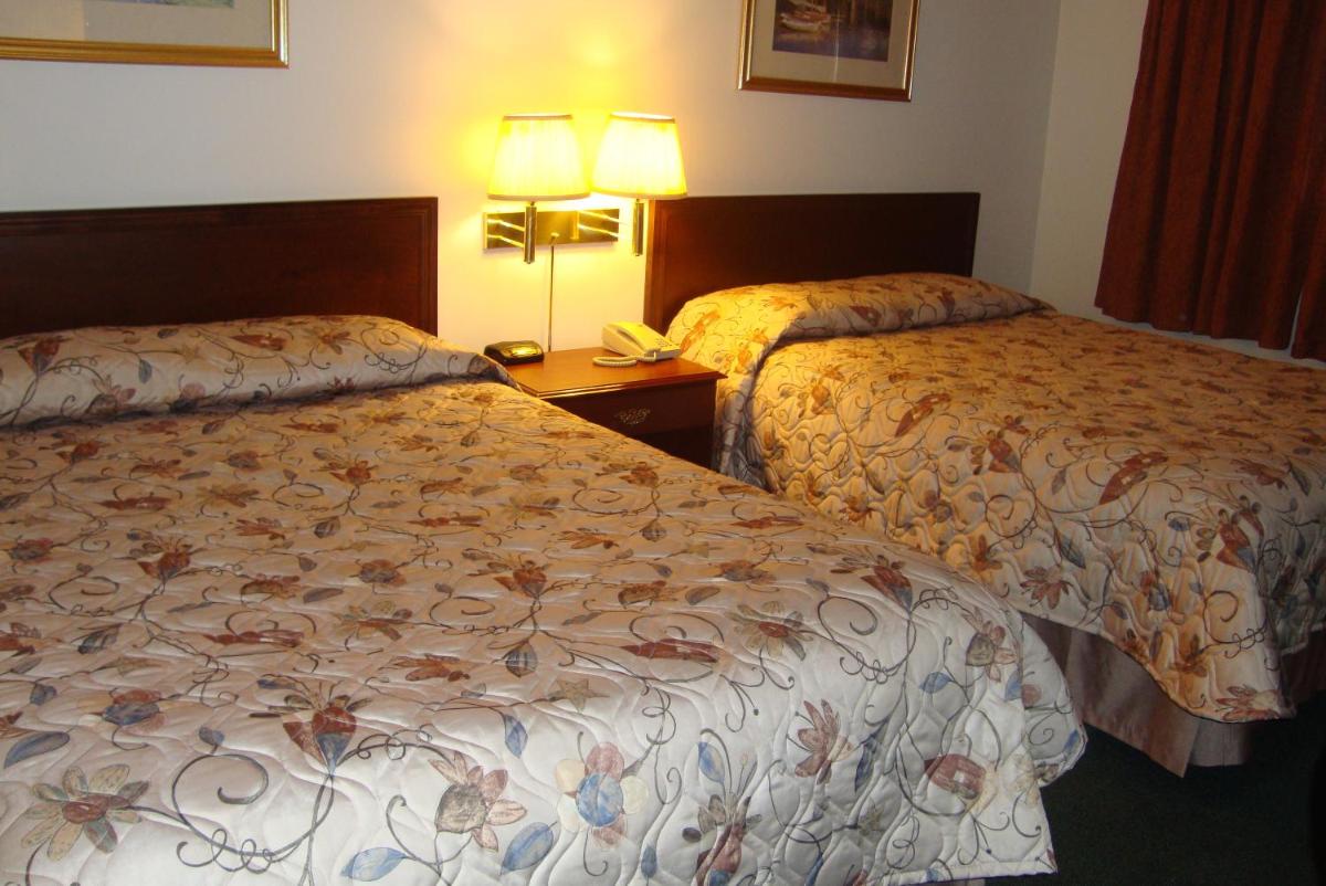 Royal Napanee Inn - Housity