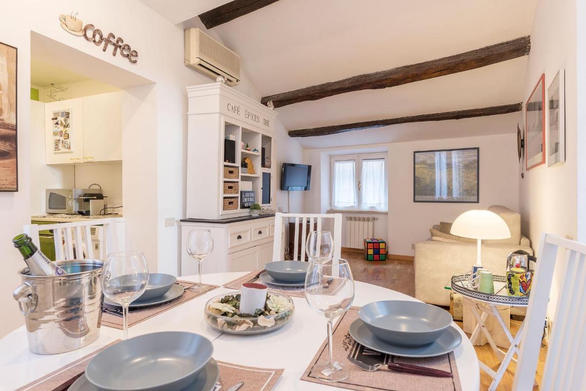 GuestHost - Largo di Torre Argentina Roomy Flat - Housity