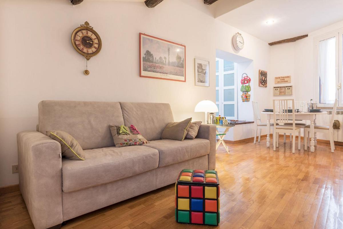 GuestHost - Largo di Torre Argentina Roomy Flat - Housity