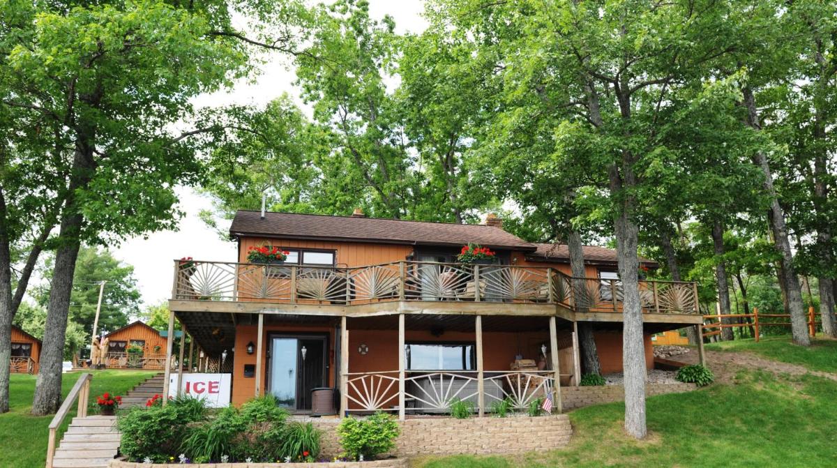 Clear Lake Resort - Housity