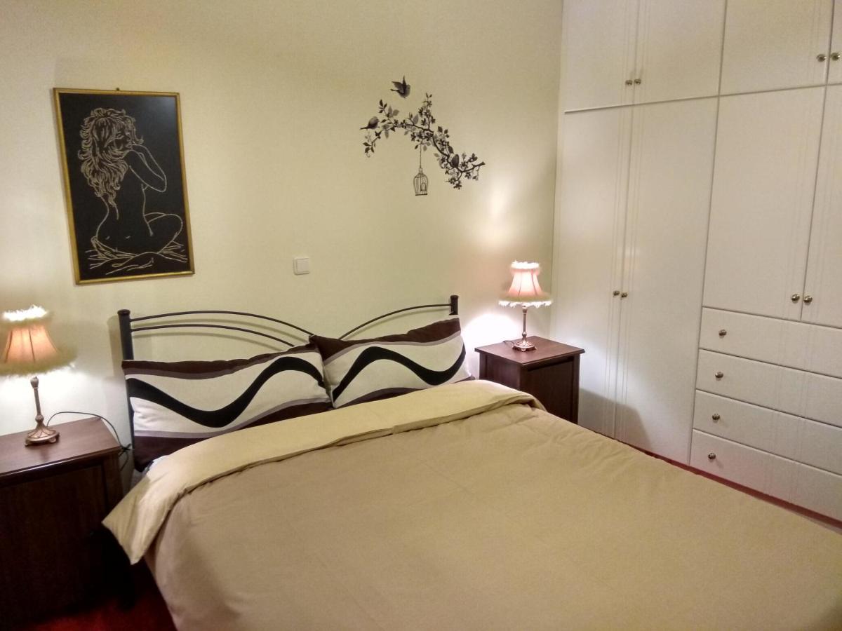 Mainades House - Housity