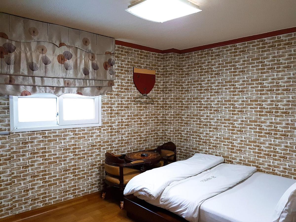 Gumi A Motel - Housity