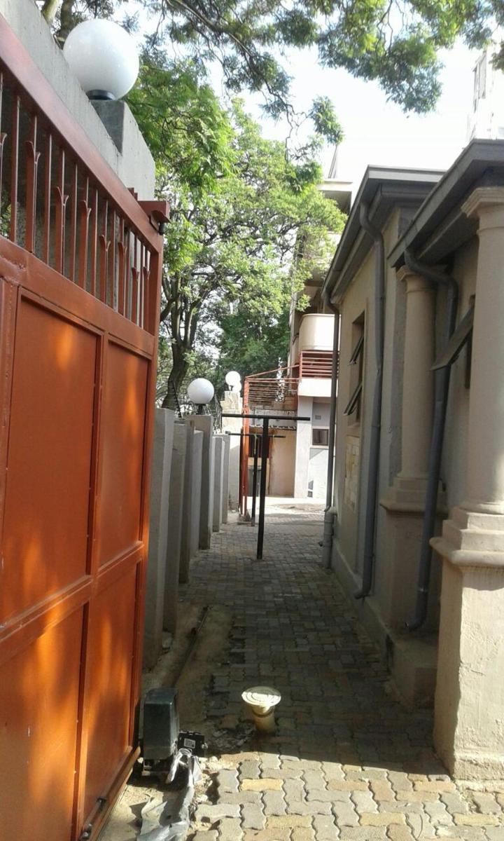 Suitetrails - Royal Crown Guesthouse